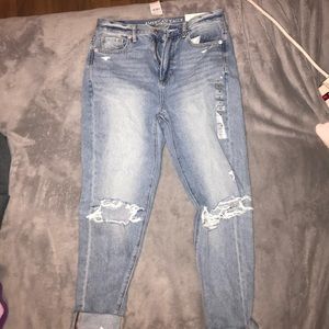 Light Washed Ripped Mom Jeans